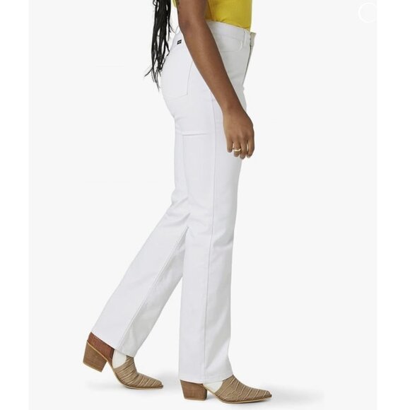 NWT Wrangler High‎ Rise True Straight Leg Jeans White BriteTech 32x32 14 - Picture 1 of 8